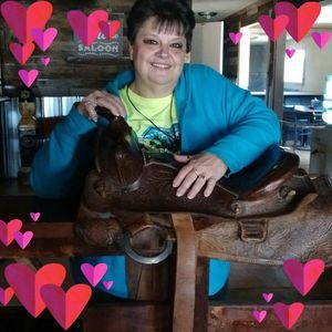 Meet your Posher, Crystal